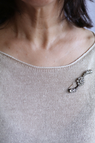 オールドペーストフラワーバーブローチ　ヨーロッパ アンティークストリュフ