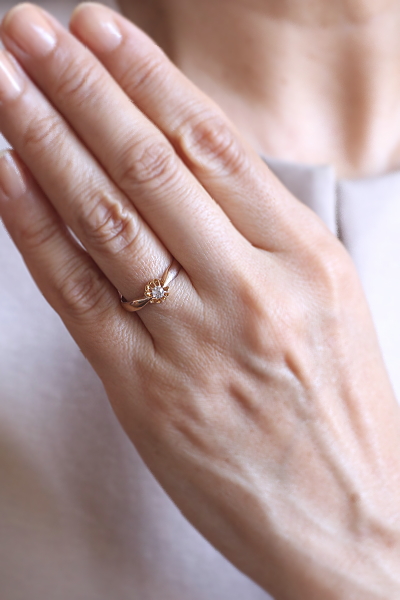 オールドマインカットダイヤモンド　ソリテールリング　エンゲージリング　婚約指輪　イギリス アンティークストリュフ