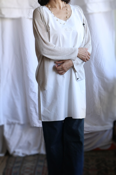 イニシャル刺繍のリネンナイティ　フランス　アンティークストリュフ