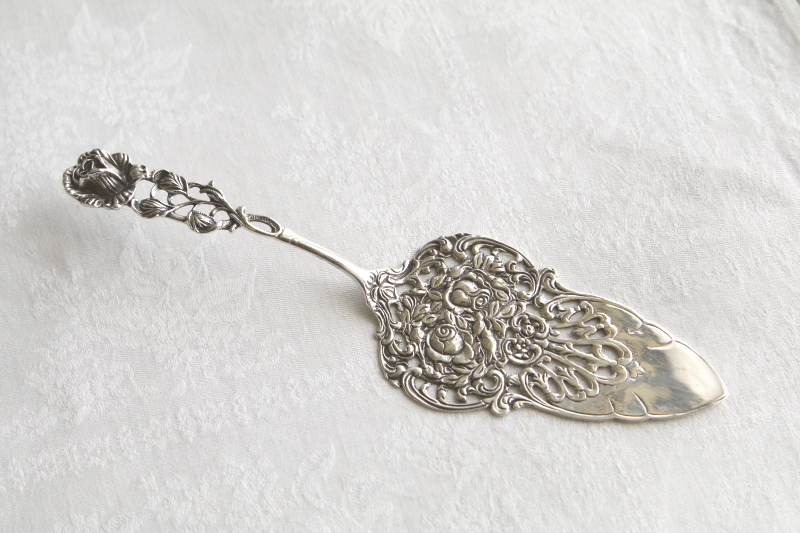薔薇のシルバーケーキサーバー　ドイツ　アンティークストリュフ