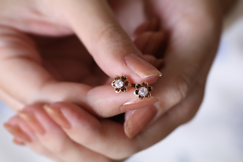 オールドマインカットダイヤモンドピアス　フラワーイヤリング　ヨーロッパ アンティークストリュフ