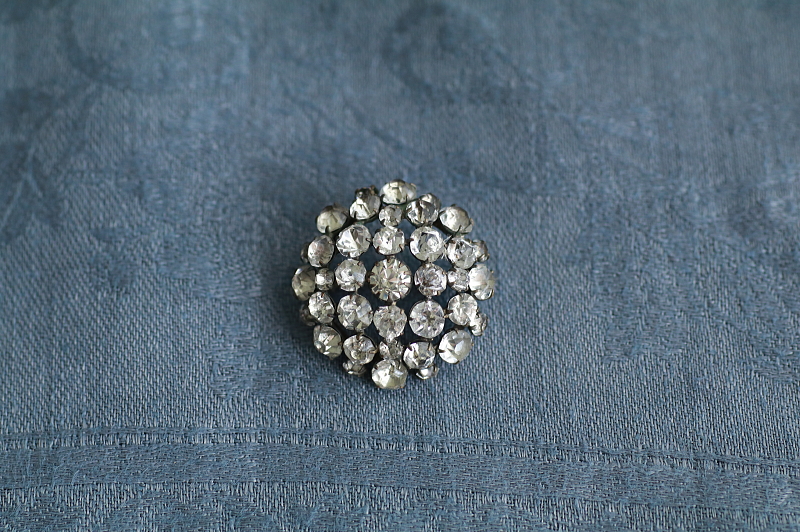 オールドペーストブローチ　コスチュームジュエリー　ヨーロッパ　アンティークストリュフ