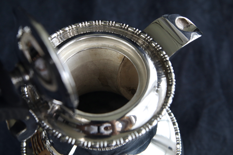 walker and hall シルバープレートティー四点揃い　ティーポット　イギリス アンティークストリュフ