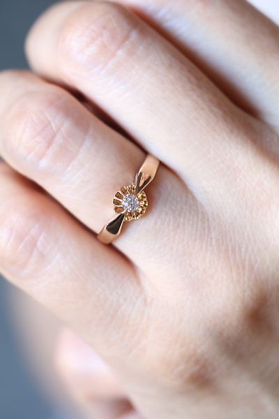 オールドマインカットダイヤモンド　ソリテールリング　エンゲージリング　婚約指輪　イギリス アンティークストリュフ