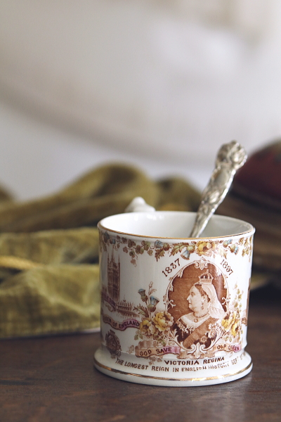 ヴィクトリア女王　ダイヤモンドジュビリーマグ　aynsley whiteleys イギリス　アンティークストリュフ