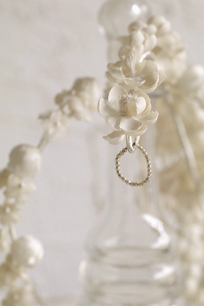 ヴィクトリアン　グラスパールベビーリング　イギリス　アンティークストリュフ 20260416