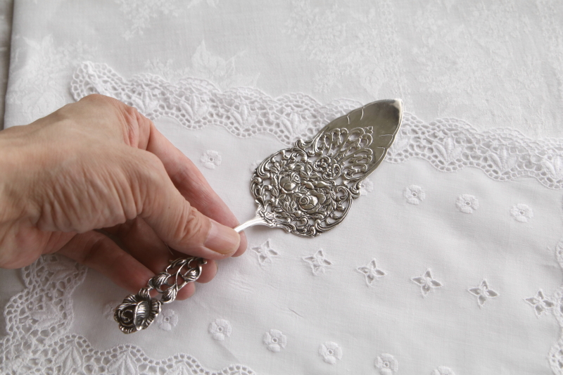 薔薇のシルバーケーキサーバー　ドイツ　アンティークストリュフ