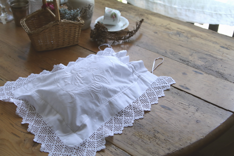 刺繍とクロッシェレース　ブラシ＆コームバッグ アンティークストリュフ