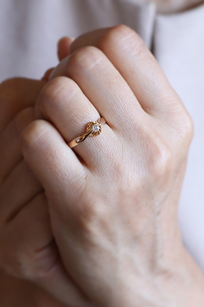 オールドマインカットダイヤモンド　ソリテールリング　エンゲージリング　婚約指輪　イギリス アンティークストリュフ