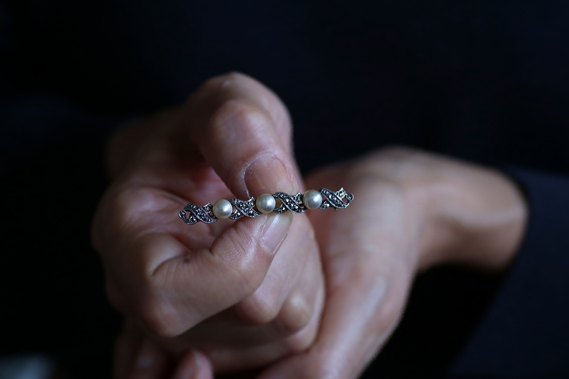 パールとマーカサイトのバーブローチ　ヨーロッパ アンティークストリュフ