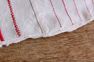 刺繍のリネンサンプラー　イギリス　アンティークストリュフ