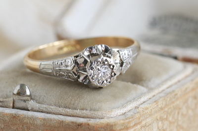 プラチナフェイス　ダイヤモンドソリテールリング　エンゲージ　婚約指輪　イギリス　アンティークストリュフ