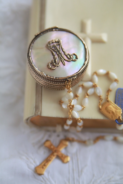アヴェ・マリアのモノグラムロザリオケース　マザーオブパール　フランス　アンティークストリュフ 20250619 