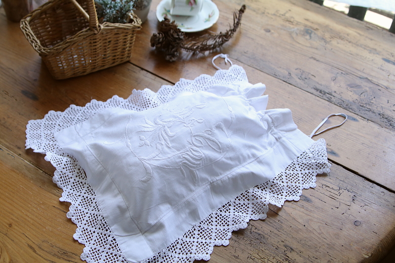 刺繍とクロッシェレース　ブラシ＆コームバッグ アンティークストリュフ