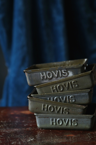 HOVIS　ヴィンテージローフティン　アンティークストリュフ 20260410