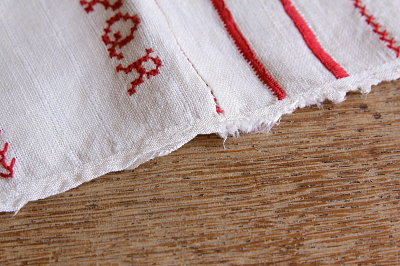 刺繍のリネンサンプラー　イギリス　アンティークストリュフ