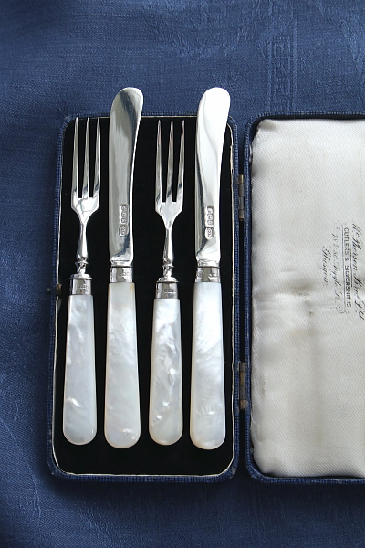 スターリングシルバー　ティーナイフアンドフォーク　マザーオブパール　イギリス　アンティークストリュフ