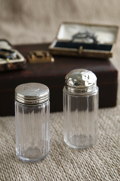 カットグラス　ドレッシングジャー　イギリス　アンティークストリュフ 202602012