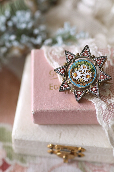 マイクロモザイクデイジーブローチ　イタリア　アンティークストリュフ 2026020305